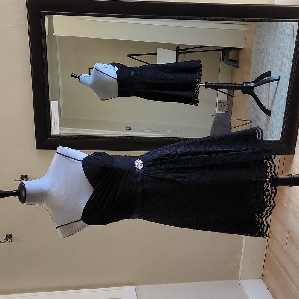 Size 8 black thin strap ruched bodice dradped lace skirt cocktail w/ brooch